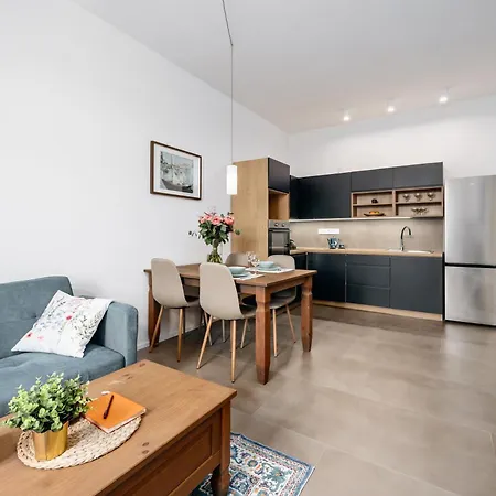 Days - Modern 1bdr - Hip Area Apartmán