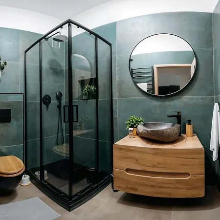 Days - Modern 1bdr - Hip Area Praga