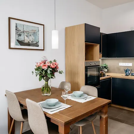 Days - Modern 1bdr - Hip Area * Praga