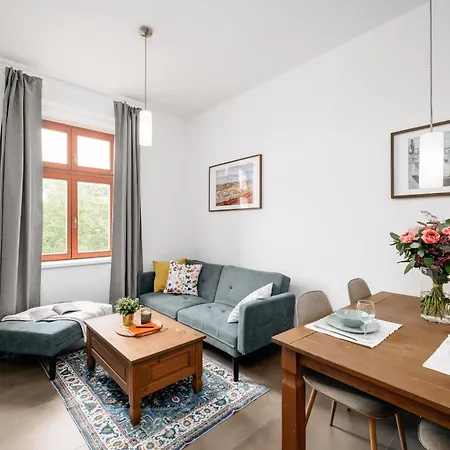 Days - Modern 1bdr - Hip Area Apartamento Praga